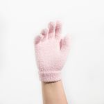 modelo usando Luvas Hidratantes Com Ext. de Aloe Vera Rosa Hydrating Gloves Escape & Joy nas mãos