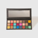 Paleta de Sombras 24.1 Cores 24.1 Eyeshadow Pallete completamente  aberta frente