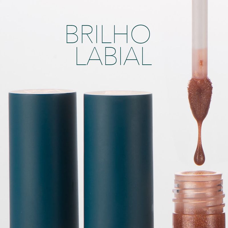 brilho labial com a tampa aberta