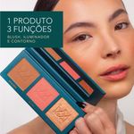 modelo usando o Paleta Multifuncional Marília Mendonça By Océane Face Palette