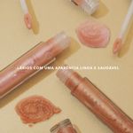 embalagem e textura com os dois tons do Brilho Labial Marília Mendonça By Océane Lip Gloss