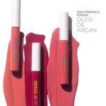 embalagens das três cores do  Batom Líquido  Larissa Manoela By Océane Lip Stain com textura ao fundo