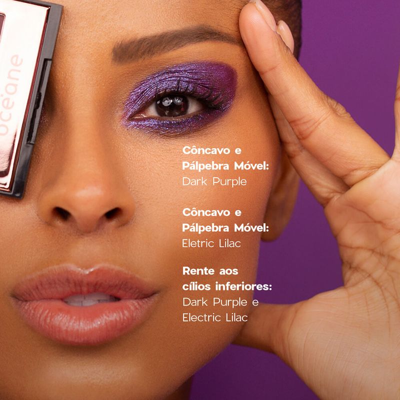 modelo maquiada usando e segurando a Paleta de Sombras 4 Eyeshadow Palette Night Glam Océane Edition