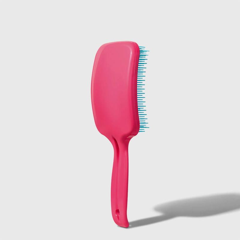 escova de neon brush rosa atrás