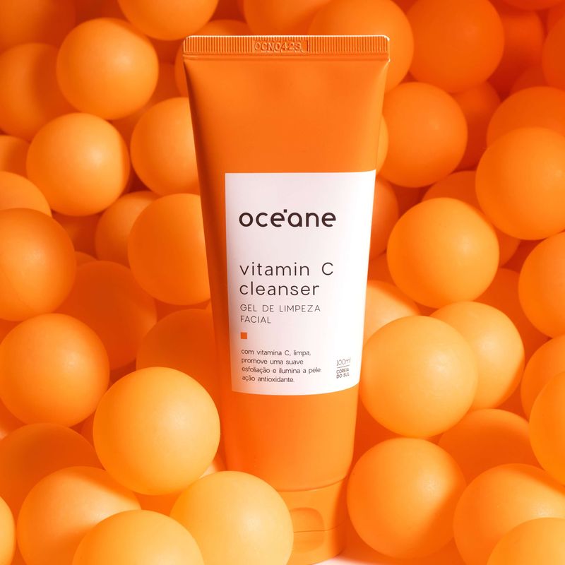 foto-ambientada-Gel-de-Limpeza-Facial-com-Vitamina-C-Oceane