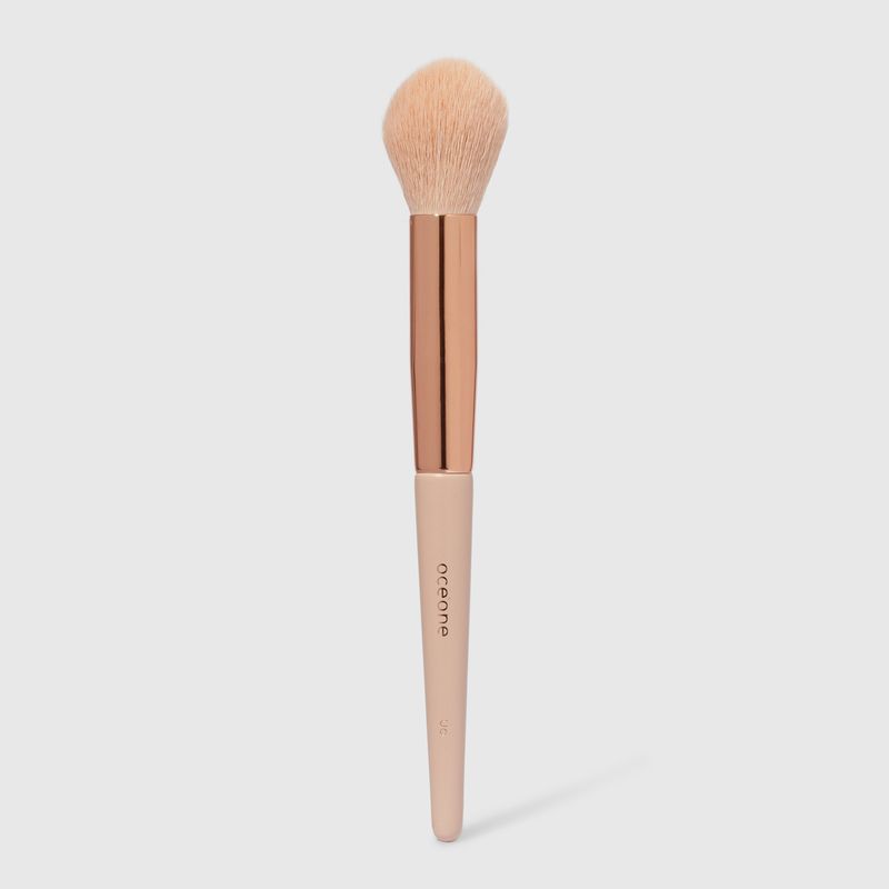 AP2000759CUNI_pincel_de_maquiagem_para_iluminador_shimmer_brush_ocn6_1