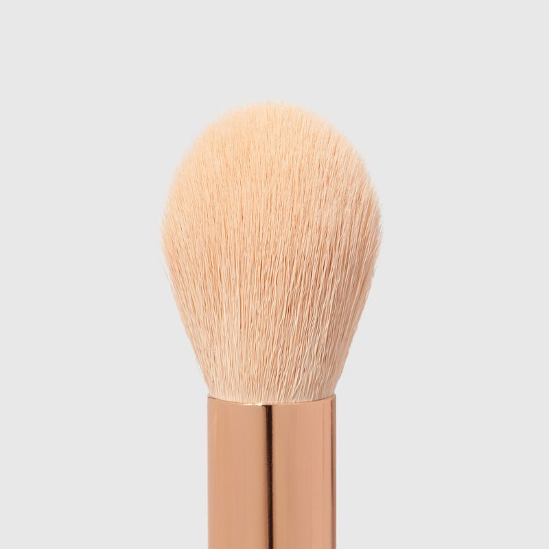 AP2000759CUNI_pincel_de_maquiagem_para_iluminador_shimmer_brush_ocn6_2