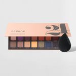 paleta de sombras 24 cores e esponja flat drop aberta de frente