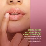 Esfoliante Labial com Óleo de Coco aplicado