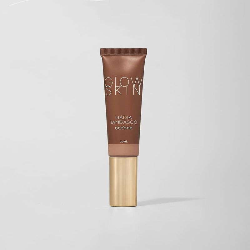 AP2001282CO041F_primer_iluminador_facial_escuro_nadia_tambasco_by_oceane_glow_skin_medium_tan_1.jpg