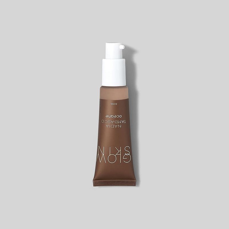 AP2001282CO041F_primer_iluminador_facial_escuro_nadia_tambasco_by_oceane_glow_skin_medium_tan_7.jpg